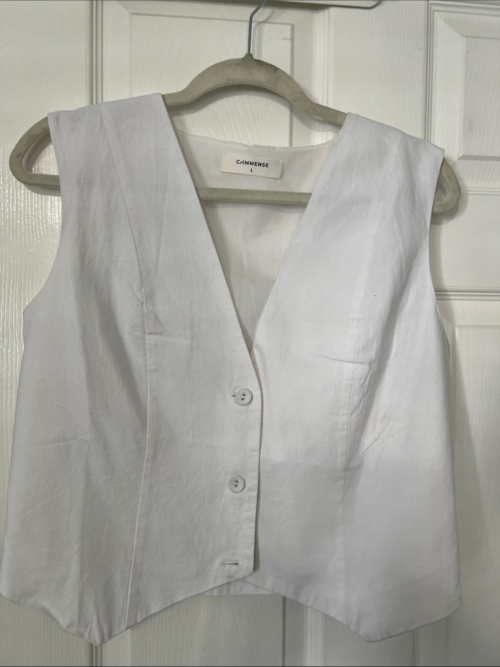 Commense White Sleeveless V-Neck Button Front Vest